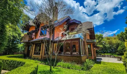 Casa em condomínio fechado com 4 quartos à venda no Alto da Boa Vista, Campos do Jordão  por R$ 1.750.000