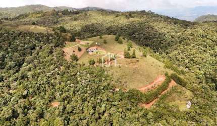 Casa com 3 quartos à venda na Toriba, Campos do Jordão  por R$ 990.000