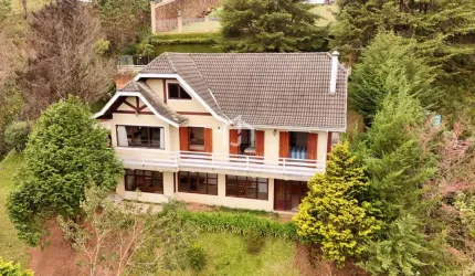 Casa com 4 quartos à venda no Colinas Capivari, Campos do Jordão  por R$ 1.150.000