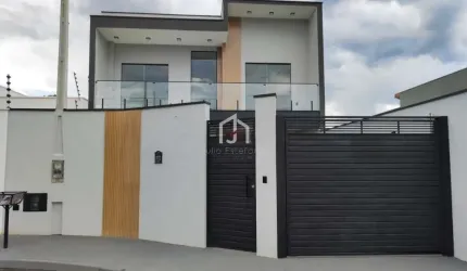 Casa com 3 quartos à venda no Loteamento Santa Clara, Pindamonhangaba  por R$ 800.000