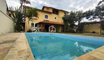 Casa com 4 quartos à venda na Rua José Giórgio, São Benedito, Pindamonhangaba por R$ 1.800.000
