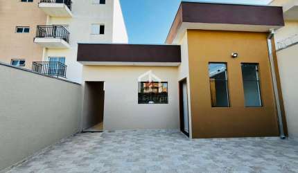 Casa com 3 quartos à venda na Rua Isaltino Escossio, Loteamento Residencial e Comercial Flamboyant, Pindamonhangaba por R$ 400.000
