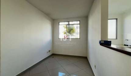 Apartamento com 2 quartos para alugar na Avenida José Maria Guimarães Alves, Bela Vista, Pindamonhangaba por R$ 1.100