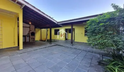 Casa com 4 quartos à venda em Itaguá, Ubatuba  por R$ 850.000