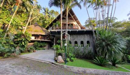 Casa em condomínio fechado com 4 quartos à venda na Praia do Lazaro, Ubatuba  por R$ 6.580.000