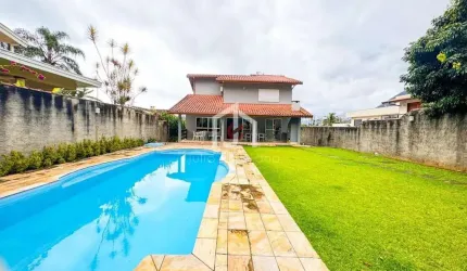 Casa em condomínio fechado com 4 quartos à venda na Praia da Lagoinha, Ubatuba  por R$ 1.700.000