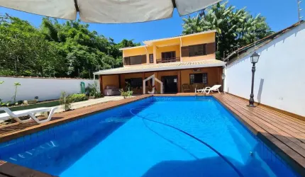 Casa com 4 quartos à venda na Barra da Lagoa, Ubatuba  por R$ 1.500.000