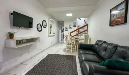 Casa em condomínio fechado com 2 quartos à venda na Praia Grande, Ubatuba  por R$ 750.000