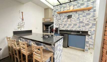 Casa em condomínio fechado com 3 quartos à venda na Praia do Lazaro, Ubatuba  por R$ 890.000