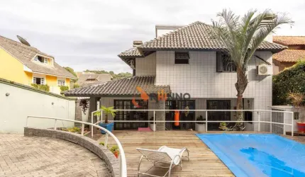 Casa com Piscina e 4 quartos Santa Felicidade