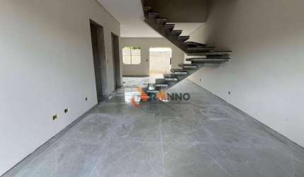 Sobrado com 3 quartos, 1 suíte em Quatro Barras.