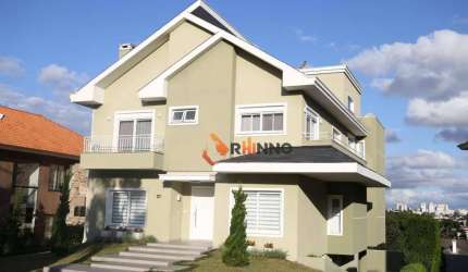 Casa com 5 quartos, 2 suítes, 617 m² no bairro Campo Comprido.
