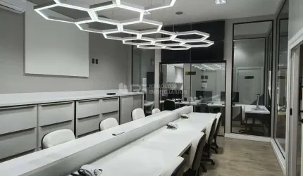 Sala comercial com excelente localizaÇÃo , Meia Praia, Itapema - SC
