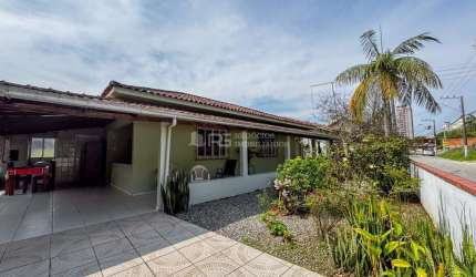 Casa para a venda no bairro tabuleiro , Tabuleiro dos Oliveiras, Itapema - SC