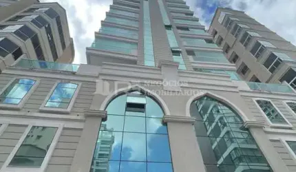 Apartamento a poucos metros do mar , Meia Praia, Itapema - SC