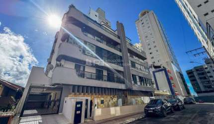 Apartamento diferenciado com ampla Área externa, Centro, Itapema - SC
