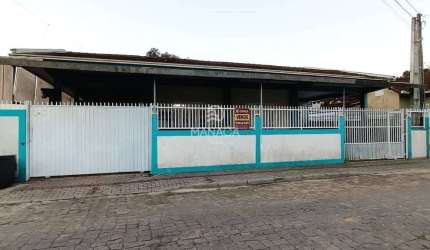 Casa ampla de alvenaria com ponto comercial ramo Oficina Mecânica