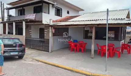 Sobrado com ponto comercial de esquina - São Cristóvão - Barra Velha - SC