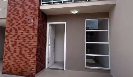 SOBRADO NOVO NO BAIRRO CRUZEIRO