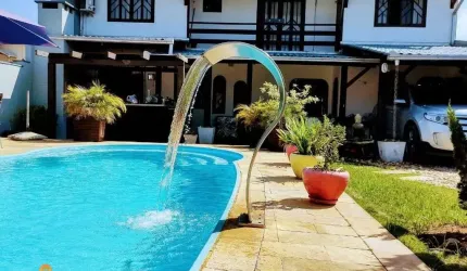 Sobrado com piscina centro de Balneário Piçarras SC