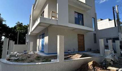 Lindo Sobrado com 3 dormitórios R$750,000,00 a 350m do Mar