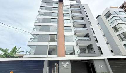 Apartamento novo com 3 dormitórios e 2 vagas, no bairro Itacolomi em Balneário P