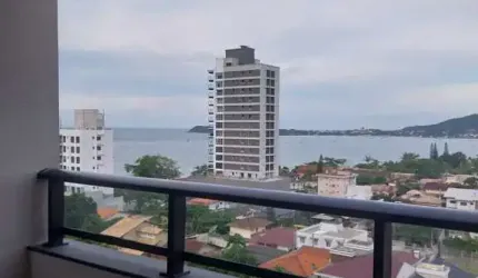 Apartamento com vista mar, á apenas 150m do mar, com 03 dormitórios! Na praia de