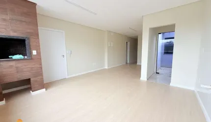 Apartamento à apenas 550m do mar, com 3 dormitórios, dendo 1 suíte, à venda por
