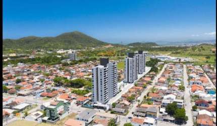 Apartamento à apenas 500m do mar, com 3 dormitórios à venda, 76 m² por R$ 900.00