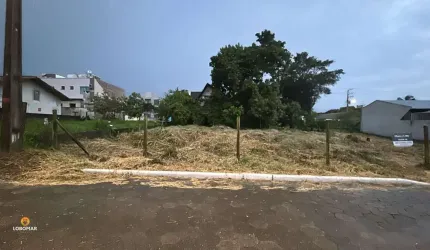 Terreno 13 X 20 à apenas 550m do mar no bairro Itacolomi Bal. Piçarras - SC R$39