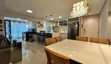 Apartamento mobiliado, em condomínio club de frente para o mar, no Itacolomi, em