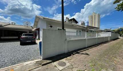 Casa com 3 dormitórios à venda, 130 m² - Centro - Balneário Piçarras/SC