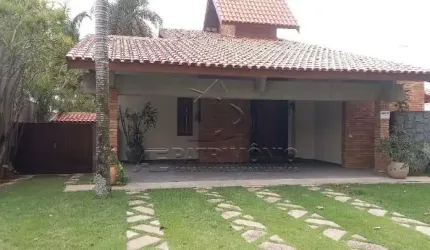 CASA COM 3 QUARTOS SENDO 1 SUITE NA AV. SÃO PAULO