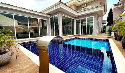 CASA COM 3 QUANTOS SENDO 1 SUITE EM CONDOMINIO