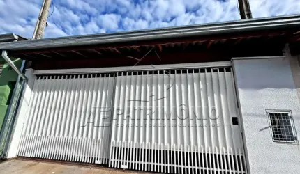 CASA COM 2 QUARTOS SENDO 1 SUITE NA ZONA LESTE