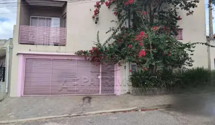 CASA ASSOBRADADA 3 QUARTOS SENDO 1 SUITE SIMUS