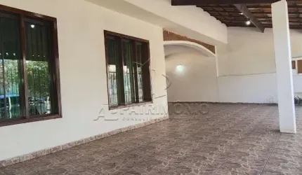 CASA TERREA GABRIEL COM 3 QUARTOS