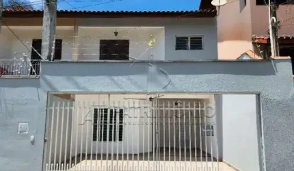 CASA ASSOBRADADA SÃO CARLOS COM 2 QUARTOS E UMA SUITE