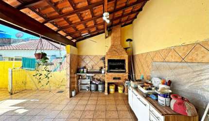 CASA ASSOBRADADA; 2 SUITES COM CLOSET; SANTA ROSÁLIA; SOROCABA; LESTE