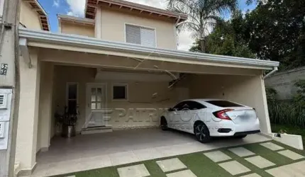 CASA ASSOBRADADA COM 3 QUARTOS SENDO 1 SUITE