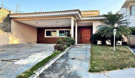 CASA TERREA GRAMADOS COM 3 QUARTOS SENDO SUITES