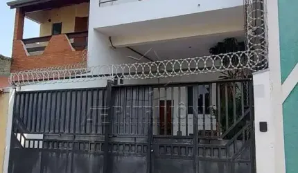 CASA 3 QUARTOS SENDO 2 SUITES VILA CARVALHO