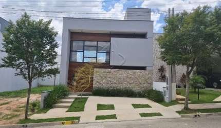 Casa no condomínio Terras de São Francisco, 1 suíte com closet