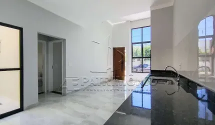 Casa no condomínio Residencial Jardim com 2 dormitórios, 1 sendo suíte