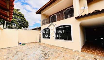 Sobrado 401m² - 4 dormitórios, 2 suítes - Jardim Esplanada