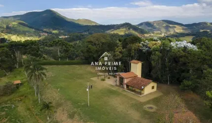 Belíssimo Sítio em St. A. do Pinhal - Vista Exuberante da Pedra do BAÚ