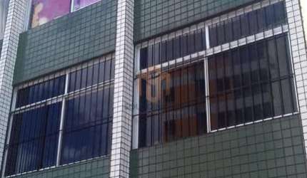 Cód:300/Apartamento no bairro da Torre R$210.000,00