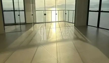 Apartamento quadra mar com 04 suÍtes, Meia Praia, Itapema - SC