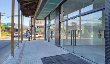 Sala frente 4°avenida, Meia Praia, Itapema - SC