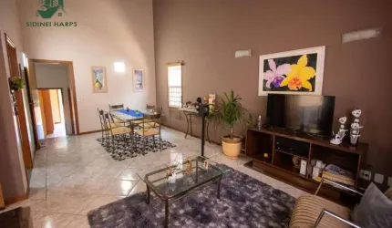 Linda Casa á venda no Residencial das Ilhas - Bragança Paulista SP.